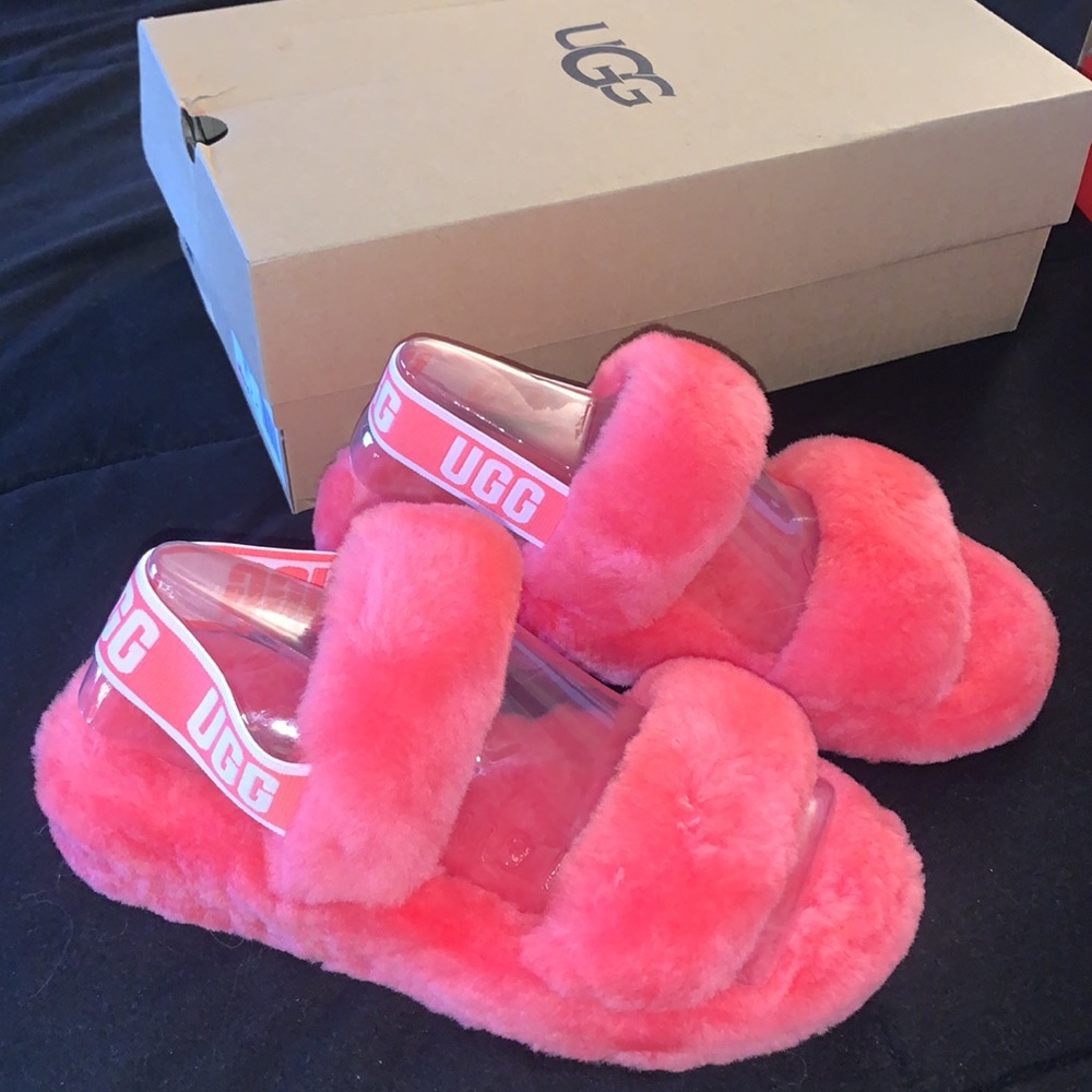 RARE pink UGG Fluff Yeah slip ons💓